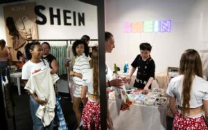 FRANCE-CHINA-ECONOMY-FASHION